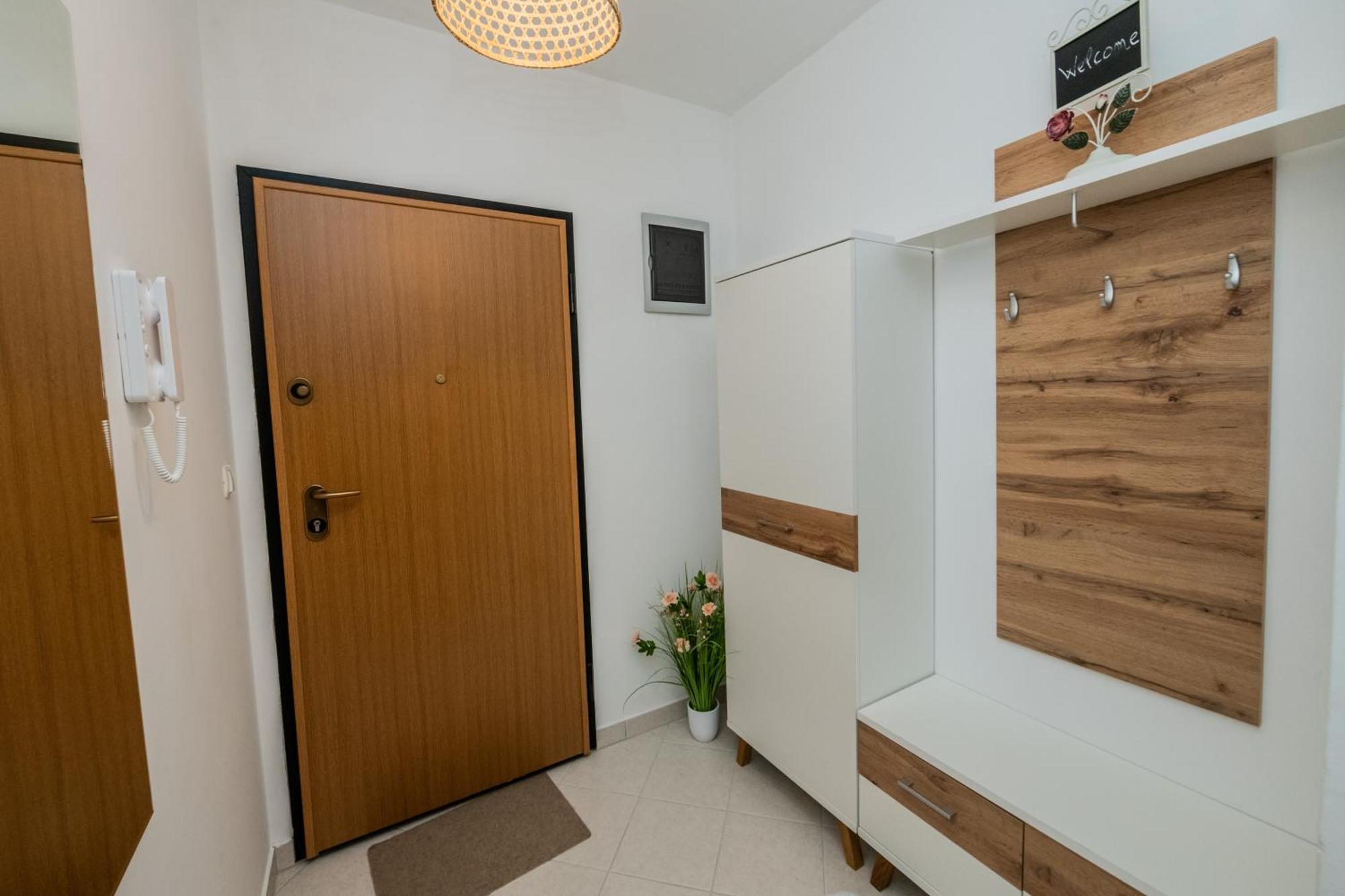 Sun Island Apartment Trogir Zewnętrze zdjęcie